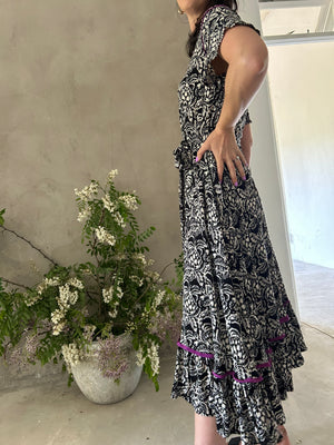 NEW - BLACK + WHITE | SWING DRESS